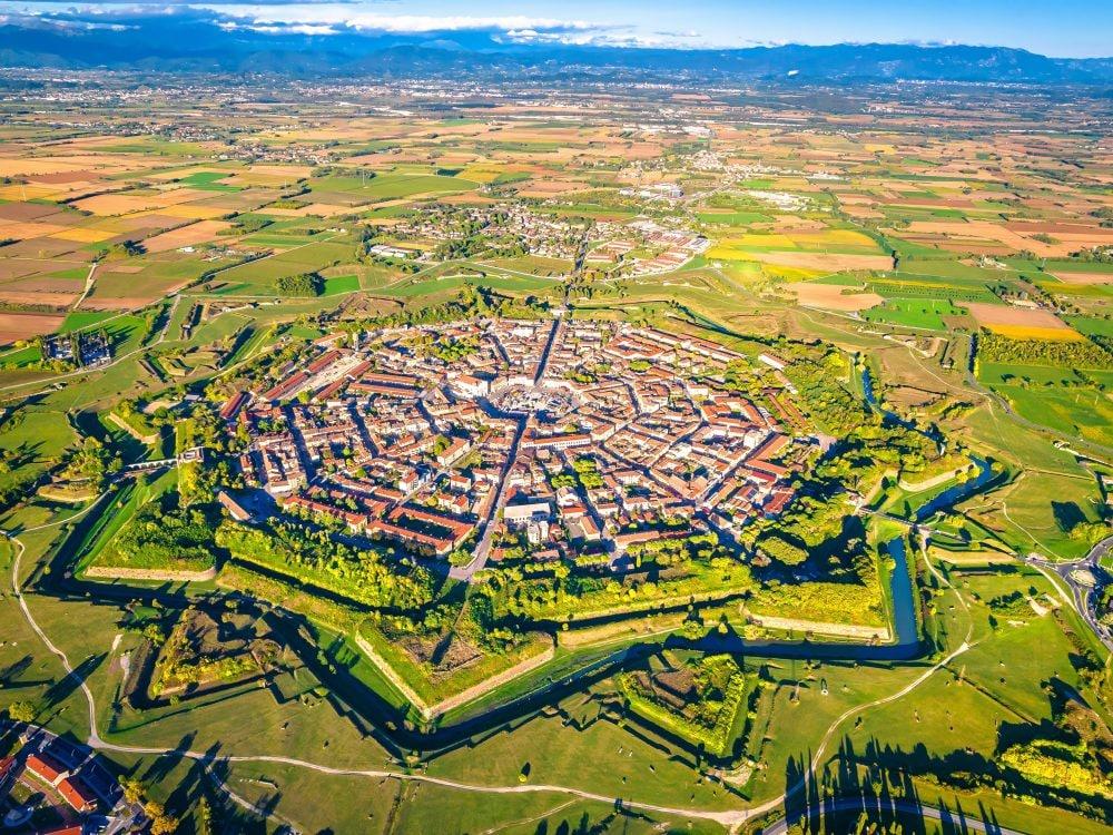 In Italy there's a star-shaped fortified city, do you know which one?